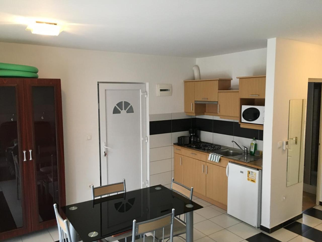 Mary Apartmanhaz Hévíz Екстериор снимка