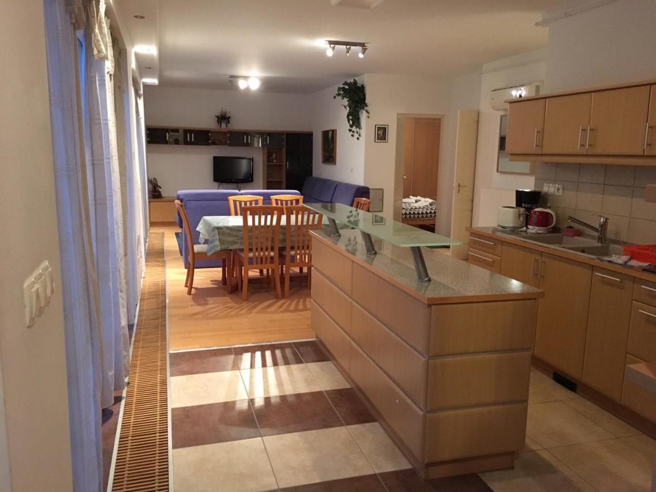 Mary Apartmanhaz Hévíz Екстериор снимка