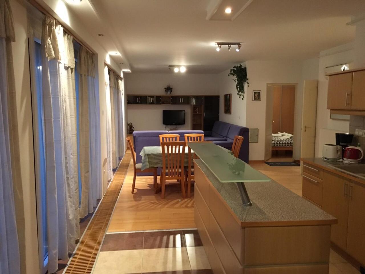 Mary Apartmanhaz Hévíz Екстериор снимка
